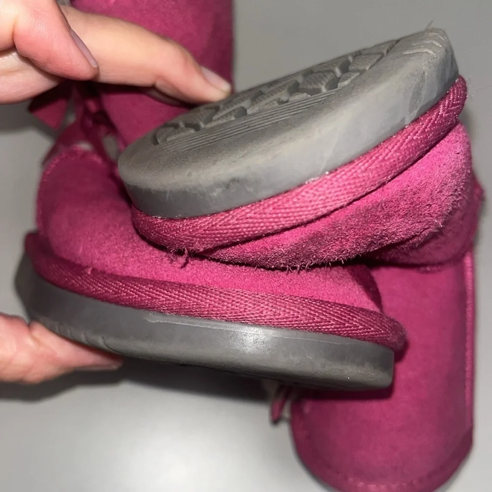 Ugg Koolaburra hit pink booties children size 9 in hot pink with side ribbons